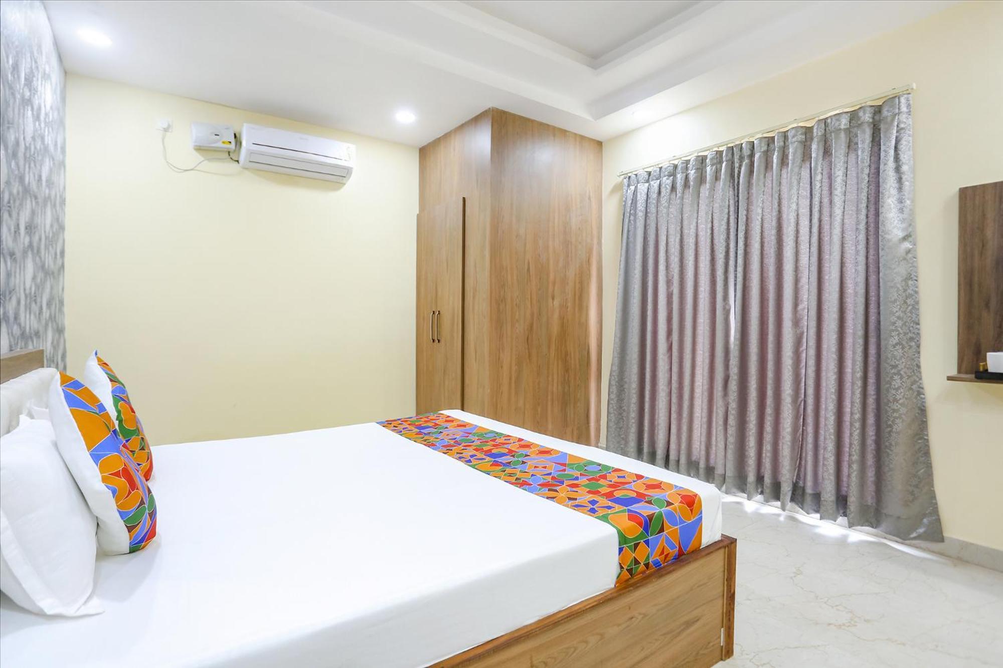 Fabexpress Aditya Guest House Varanasi Exterior photo